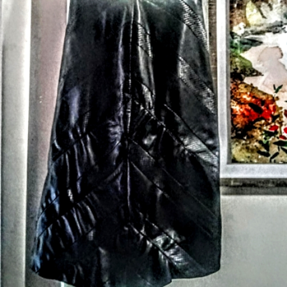 Michael Kors Woman's Black Leather Midi Pencil Skirt Size 4 Made in USA